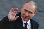 Президент России приветствует собравшихся