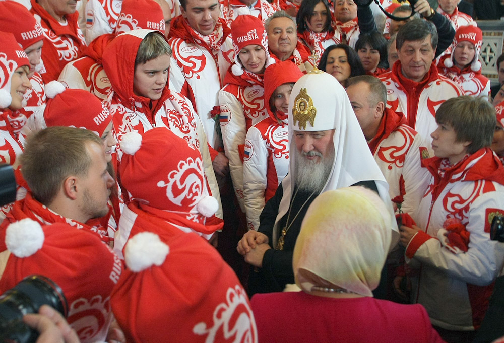 Патриарх Московский и всея Руси Кирилл в храме Христа Спасителя на церемонии проводов сборной России на Олимпийские игры в Ванкувере. Январь 2010 года