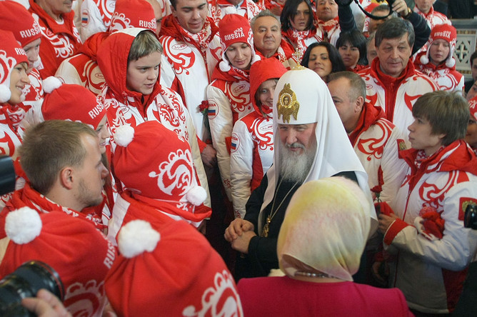 Патриарх Московский и всея Руси Кирилл в храме Христа Спасителя на церемонии проводов сборной России на Олимпийские игры в Ванкувере. Январь 2010 года