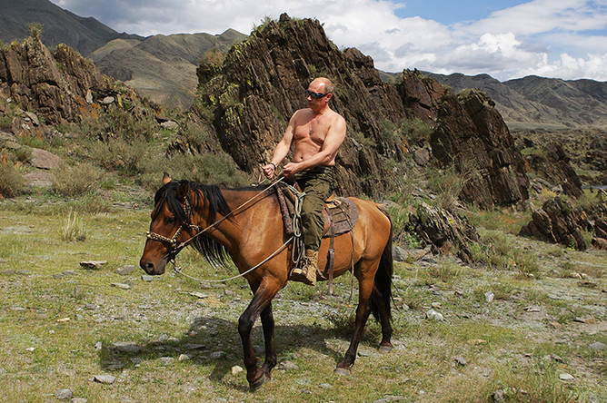 Владимир Путин на отдыхе в Республике Тыва, 2009 год