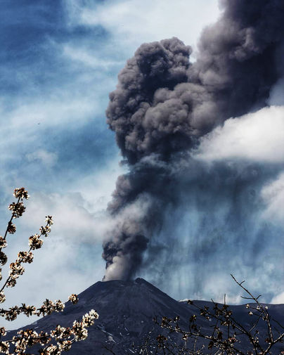 Вид на&nbsp;вулкан Этна на&nbsp;Сицилии, 19 апреля 2020 года