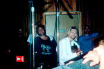 Курт Кобейн с символическим пластырем на лбу ждет выхода на сцену на благотворительном концерте «Рок против насилия» в Лос-Анджелесе, 1993 год