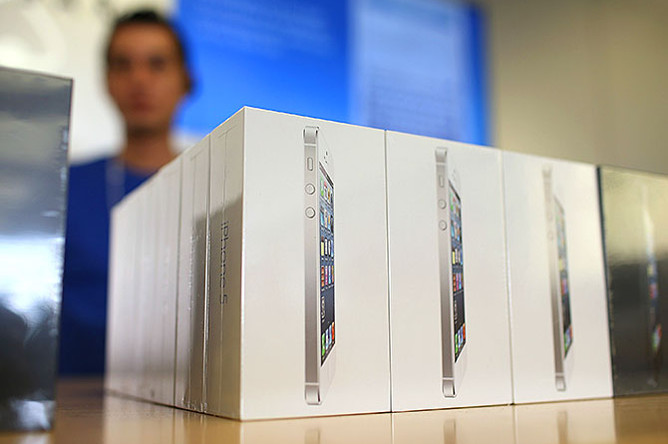 Apple будет обменивать старые iPhone на новые с доплатой