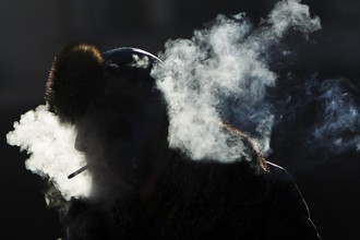 За курение в общественных местах начнут штрафовать c сегодняшнего дня