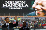 Барак Обама на церемонии прощания с Нельсоном Манделой в Йоханнесбурге