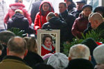 Прощание с актрисой Натальей Крачковской на Троекуровском кладбище в Москве
