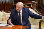 Президент Белоруссии Александр Лукашенко во время встречи с председателем правительства РФ Михаилом Мишустиным в Минске, 3 сентября 2020 года 