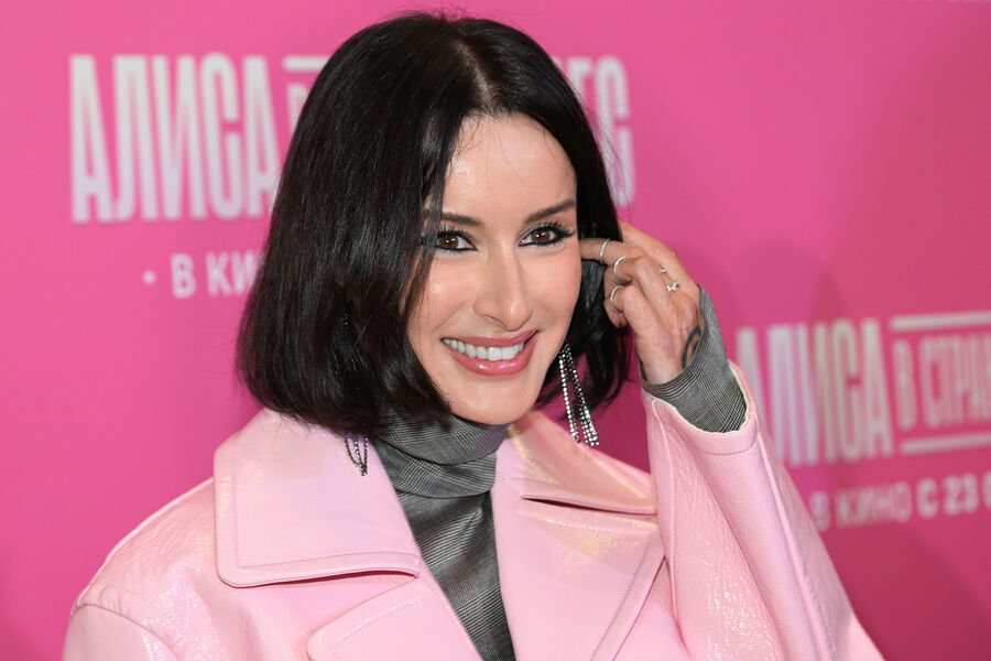 Генеральный продюсер фильма &laquo;Алиса в&nbsp;Стране чудес&raquo; Тина Канделаки на&nbsp;премьере картины в&nbsp;кинотеатре &laquo;Каро 11&nbsp;Октябрь&raquo; в&nbsp;Москве, 2025&nbsp;год