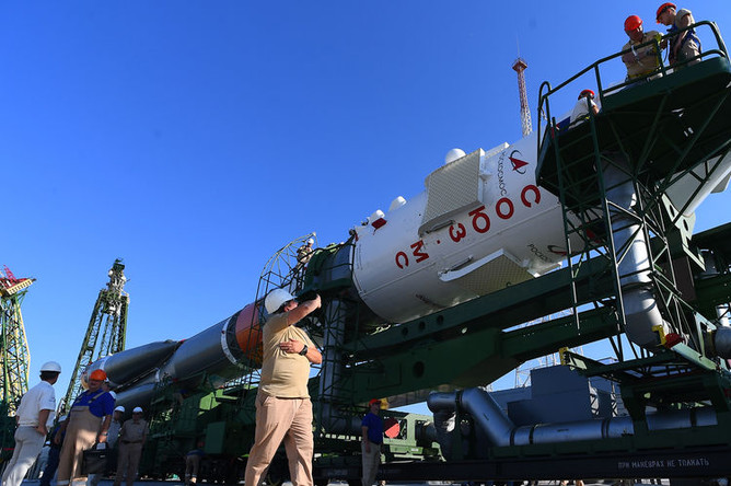 Вывоз РКН «Союз-2.1а» с пилотируемым кораблем «Союз МС-14» на стартовую площадку космодрома Байконур, 19 августа 2019 года