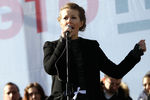 2011 году Ксения Собчак стала активной участницей протестного движения — принимала участие в митингах «За честные выборы». В 2012-м она выдвинула свою кандидатуру на выборах в Координационный совет российской оппозиции
