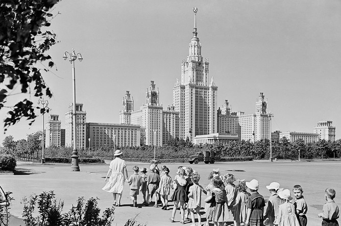 Главное здание МГУ имени Ломоносова, 1960 год