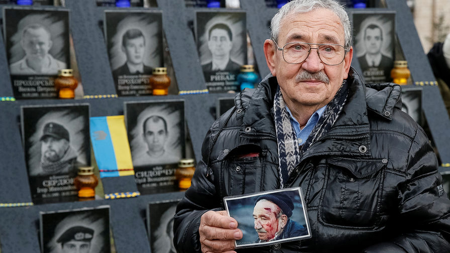 Монумент памяти погибших в&nbsp;годовщину &laquo;майдана&raquo; в&nbsp;Киеве, 21&nbsp;ноября 2017&nbsp;года