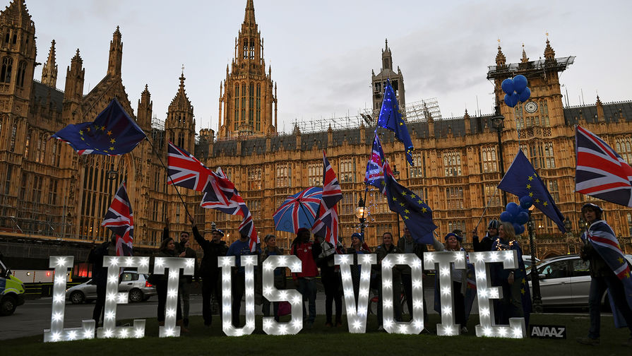 Демонстрация противников Brexit у Вестминстерского дворца в Лондоне, 27 марта 2019 года