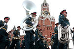 Военнослужащие парадных расчетов перед началом парада, посвященного 76-й годовщине Победы в Великой Отечественной войне, 9 мая 2021 года
