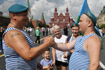 Во время празднования Дня Воздушно-десантных войск на Красной площади в Москве, 2 августа 2023 года