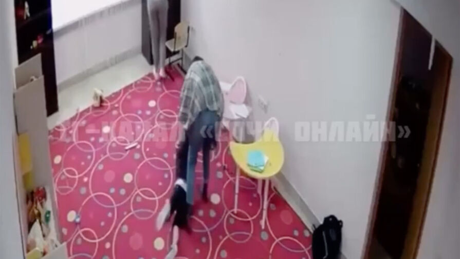 Избивавших детей воспитательниц детсада в Сочи отправили под домашний арест