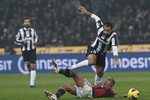 Матч «Милана» и «Ювентуса» изобиловал сценами жесткой борьбы за мяч
