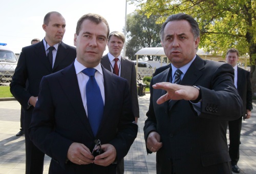 Председатель правительства РФ Дмитрий Медведев и министр спорта Виталий Мутко