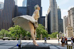 8-метровая статуя Мэрилин Монро в Чикаго, США, 2011 год