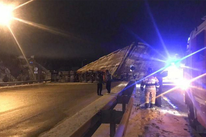 На месте обрушения моста в Оренбурге, 2 декабря 2019 года