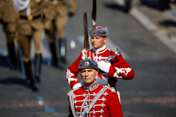 Болгарские солдаты во время празднованиея Дня взятия Бастилии в&nbsp;Париже, 14&nbsp;июля 2022&nbsp;года