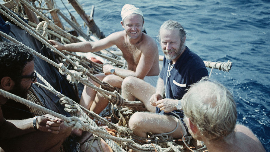 Юрий Сенкевич и Тур Хейердал во время путешествия на папирусной лодке «Ра», 1969 год