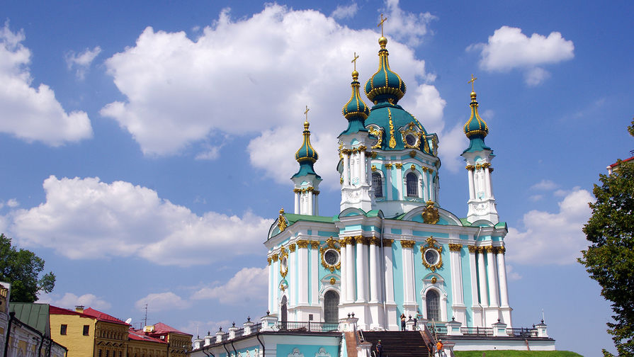 Вид на Андреевскую церковь в Киеве, август 2017 года