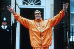 Один из самых популярных персонажей Коэна — рэпер Али Джи. В этом образе актер вел свою передачу «Шоу Али Джи» на MTV, появился в ролике Мадонны «Music», приходил на церемонии вручения премий и сыграл главную роль в фильме <b>«Али Джи в Парламенте» (2002)</b>
