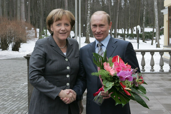 Ангела Меркель и Владимир Путин во время встречи в Ново-Огарево, 2008 год