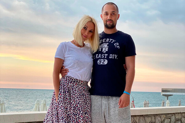 Әйелдердің кросс-кроссингтік фотосуреттері