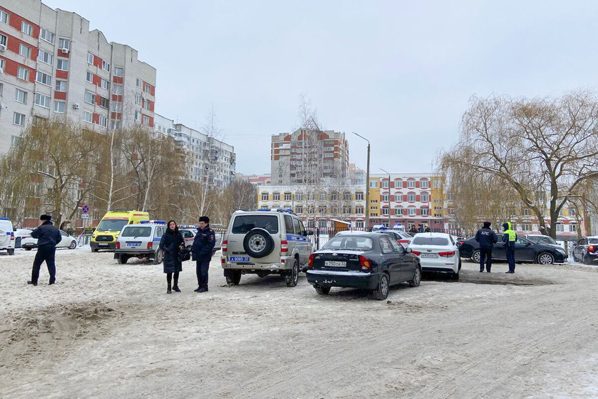 Минпросвещения направило опергруппу в брянскую школу, где произошла  стрельба - Газета.Ru | Новости