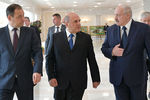 Председатель правительства РФ Михаил Мишустин и президент Белоруссии Александр Лукашенко (справа) во время встречи в Минске, 3 сентября 2020 года 