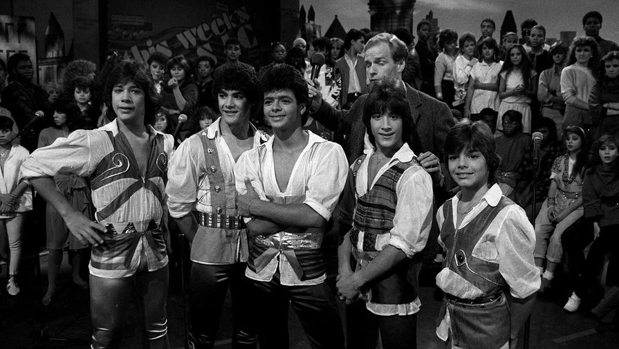 Рики начал свою карьеру в&nbsp;12 лет в&nbsp;мальчишеской поп-группе «Менудо» (крайний справа), 1984&nbsp;год