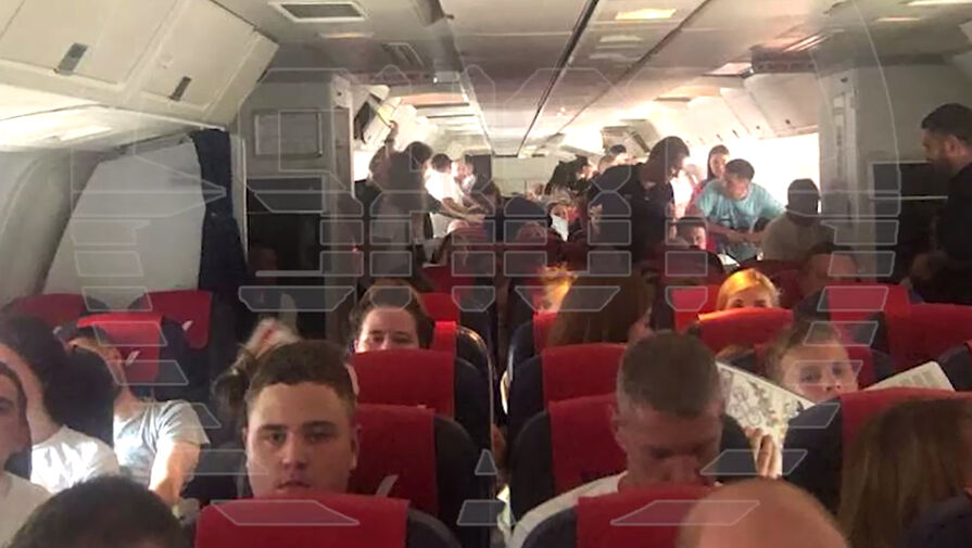Пассажиры рейса в Анталью застряли во Внуково более чем на пять часов