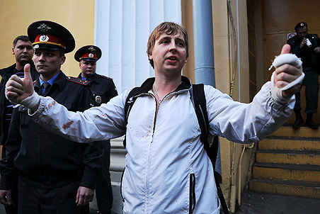 Подозреваемые в нападении на журналиста «Фонтанки» Кирилла Панченко арестованы до 1 декабря