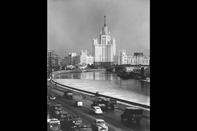 Высотное здание на Котельнической набережной в Москве, 1956 год
