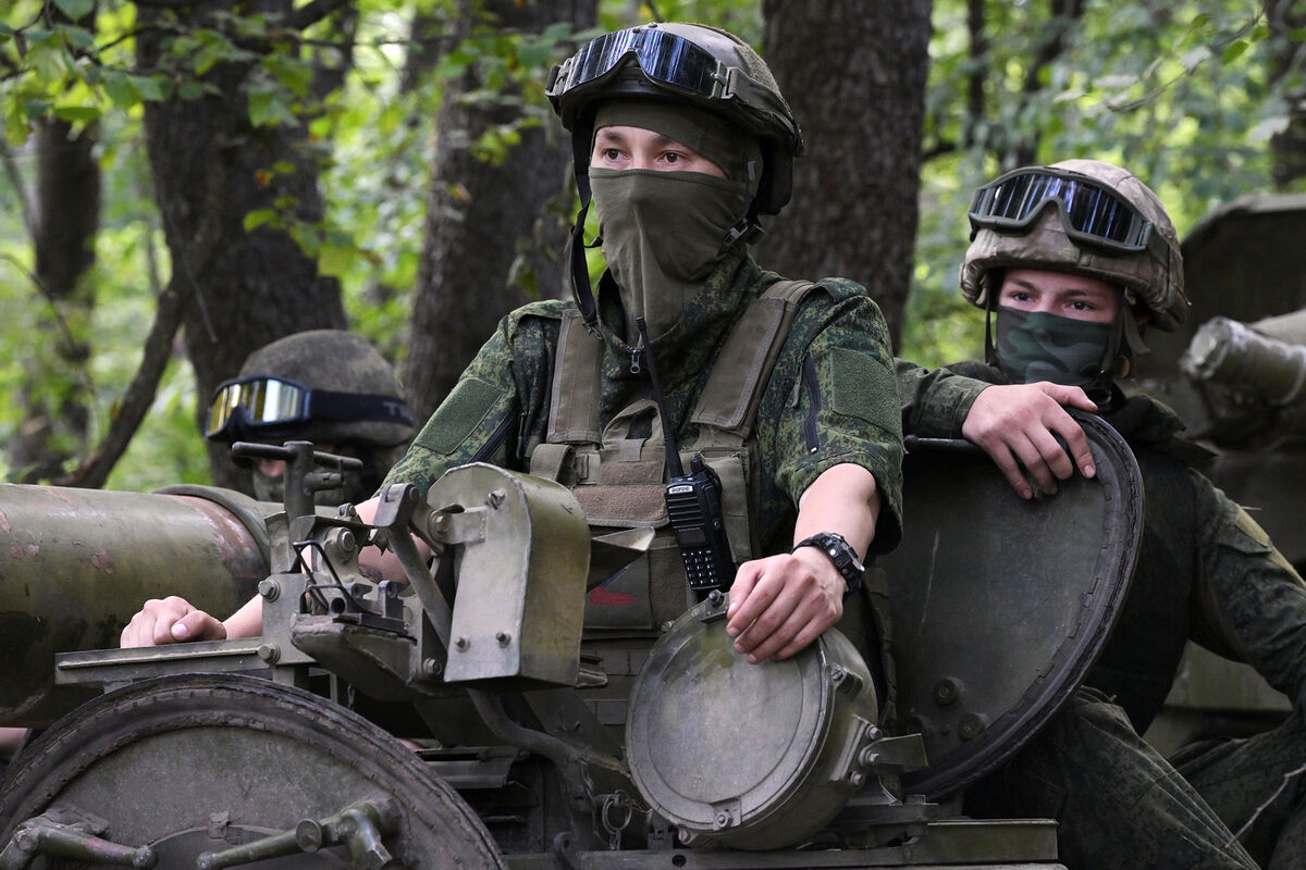 Российские войска сорвали пять атак ВСУ на одном из направлений в зоне СВО  - Газета.Ru | Новости