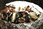 <b>10-е место. «9 рота» (2005)</b>
<br><br>
Главная военная драма нулевых — дань памяти людям, погибшим и покалеченным на войне, о которой совсем скоро забыли. Федор Бондарчук своим дебютным полным метром с двух ног ворвался в российский кинематограф и параллельно открыл зрителю множество молодых актеров, впоследствии ставших звездами.