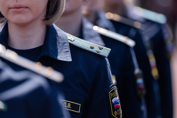 Мини юбка мен труси киген қыздар