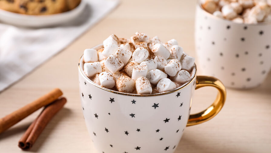 Названы самые вредные для зубов новогодние напитки