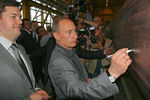 Алексей Мордашов и Владимир Путин во время посещения Ижорского трубного завода в Санкт-Петербурге, 2006 год