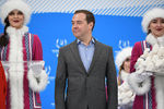 Председатель правительства России Дмитрий Медведев на церемонии награждения после окончания финального матча соревнований по хоккею среди мужчин между студенческими сборными России и Словакии на XIX Всемирной зимней Универсиаде-2019 в Красноярске, 12 марта 2019 года