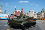 Боевой машина десанта БМД-4 М «Садовница» на генеральной репетиции военного парада в Москве, 7 мая 2017 года