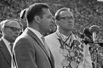 Командующий парадом спортсменов тяжелоатлет Юрий Власов (справа) на открытии III Спартакиады народов СССР, 1963 год