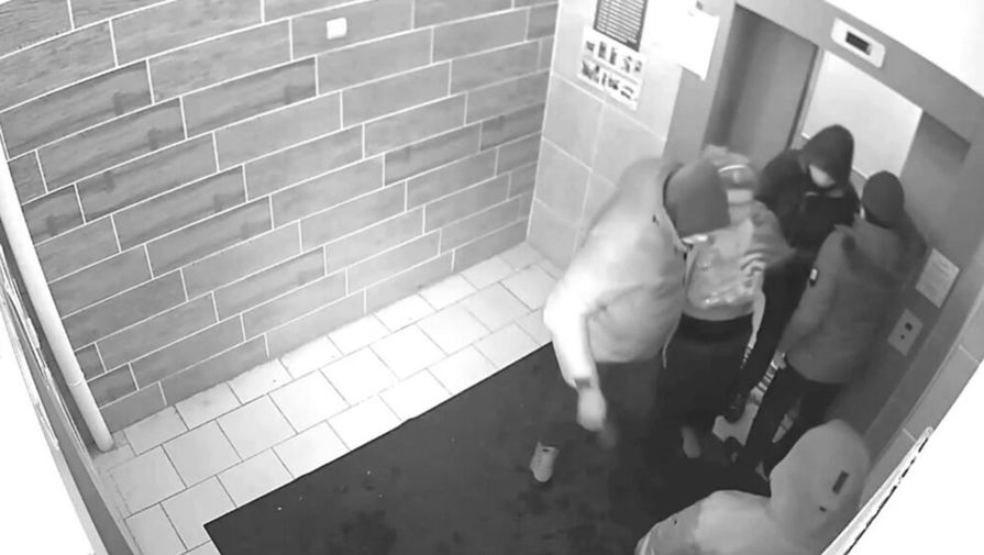Опубликованы новые кадры похищения жены бывшего чеченского судьи Заремы Мусаевой
