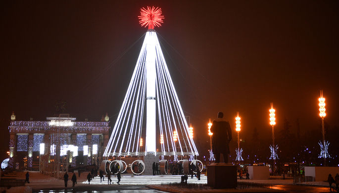 Новогодняя елка на ВДНХ в Москве