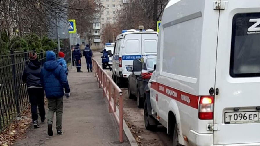 Mash: в школу в Рыбинске пришел мужчина с ножом и убил сотрудницу