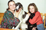 Любовь Полищук и ее дочь Мариэтта Цигаль-Полищук с домашними питомцами, 1996 год