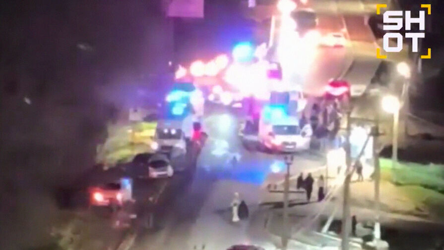 Появились кадры с места ДТП: BMW на огромной скорости влетело в остановку с краснодарцами