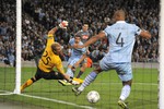 Венсан Компани спасает «Манчестер Сити» от гола в матче с «Наполи»